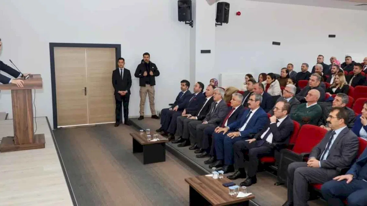 Artvin Valisi Ergün: Eğitimde kaliteyi artırmanın gayreti içerisindeyiz