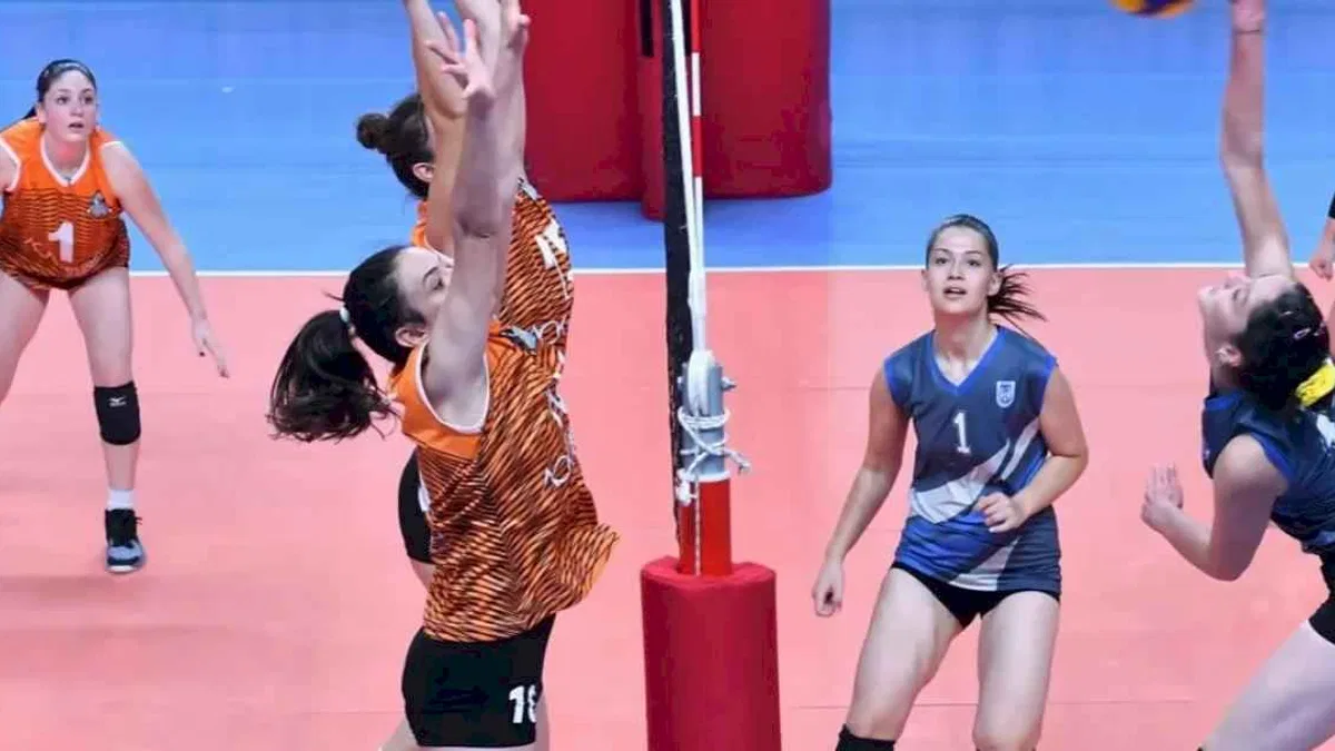 Voleybol maçında kadınlar sahada olacak