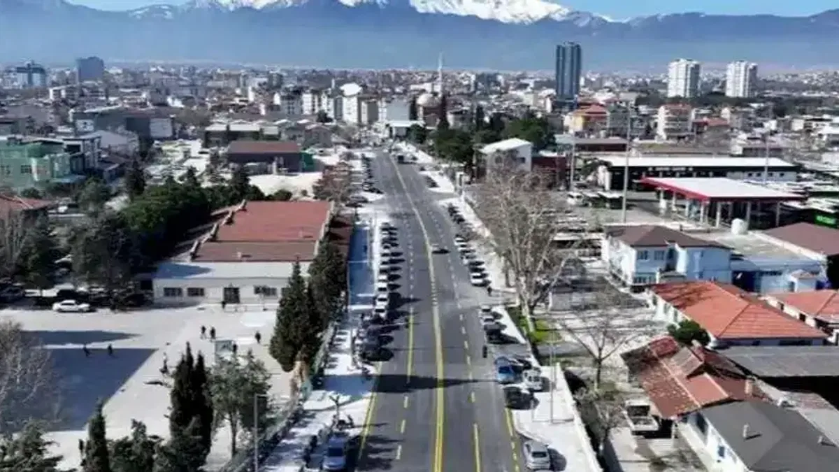 Denizli Çal Caddesi yenilenen yüzüyle ulaşıma açıldı