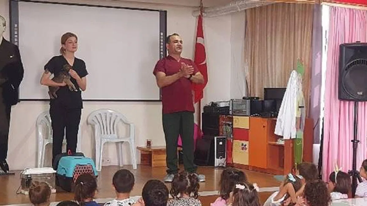 Karşıyakalı Çocuklar Hayvan Sevgisiyle Büyüyor