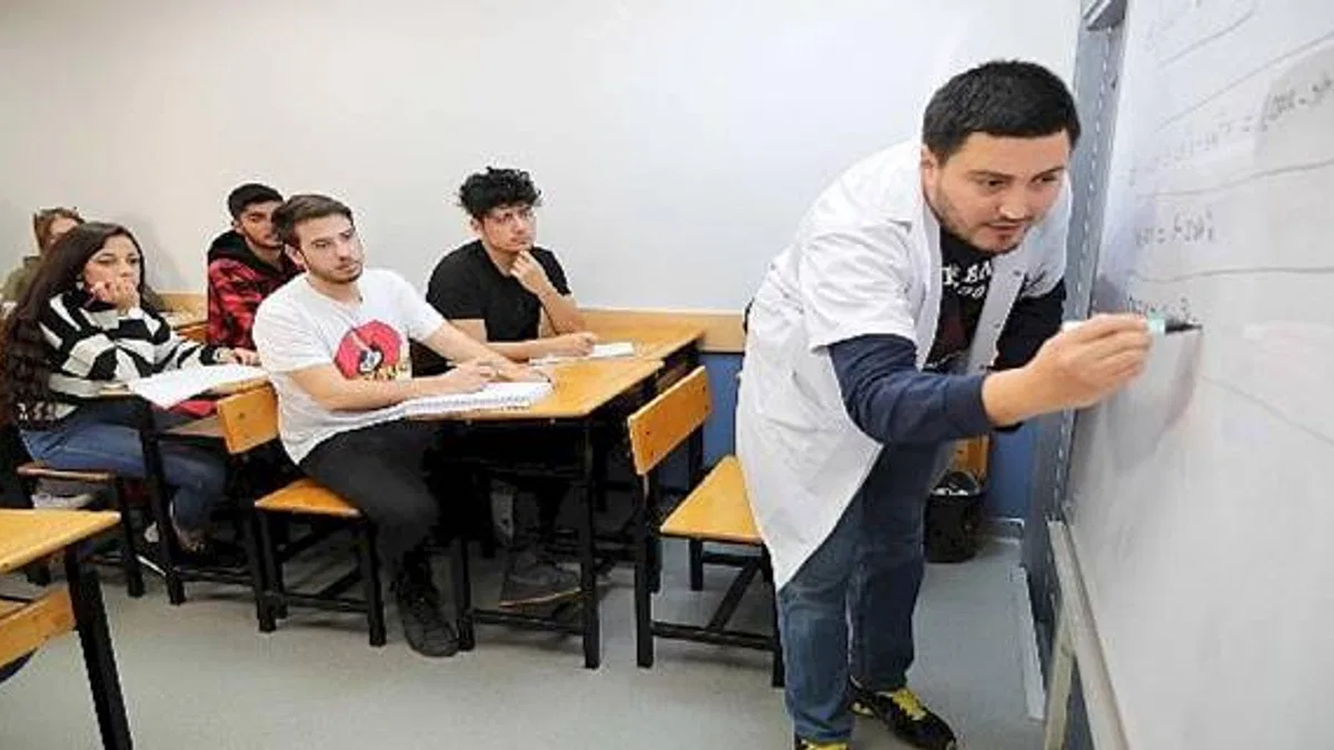 Bayraklı Belediyesinden YKS'de tercih desteği