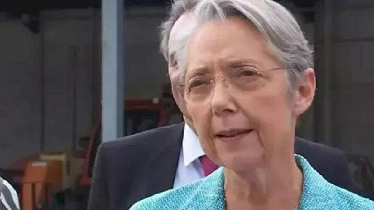 Fransa Başbakanı Elisabeth Borne istifa etti