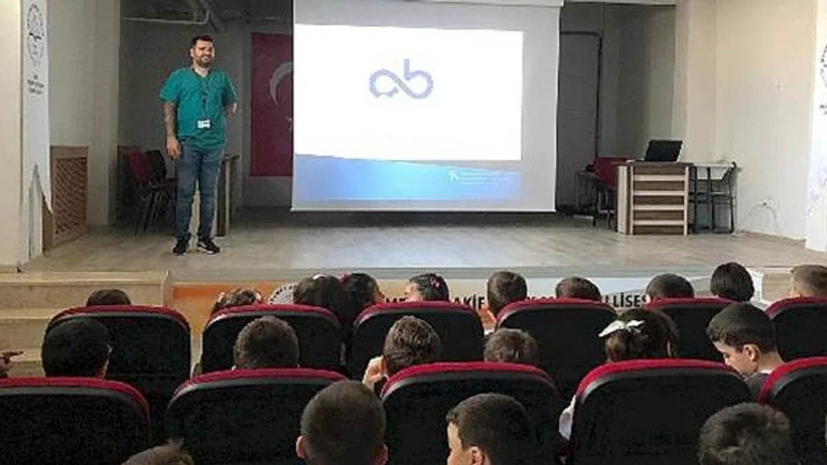 Ekiplerimiz Öğrencilere Sokak Hayvanları Eğitimi Verdi