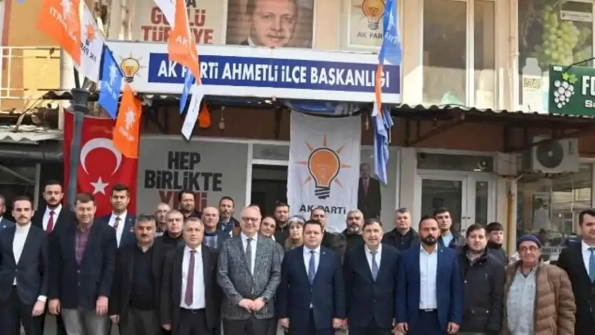Başkan Ergün ve Başkan Alhan, AK Parti İlçe Teşkilatını ziyaret etti