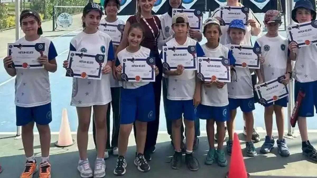 Yaz Spor Okulları'nda çocuklar sertifikalarına kavuştu