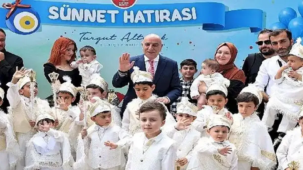Başkan Altınok sünnet çoçuklarıyla buluştu