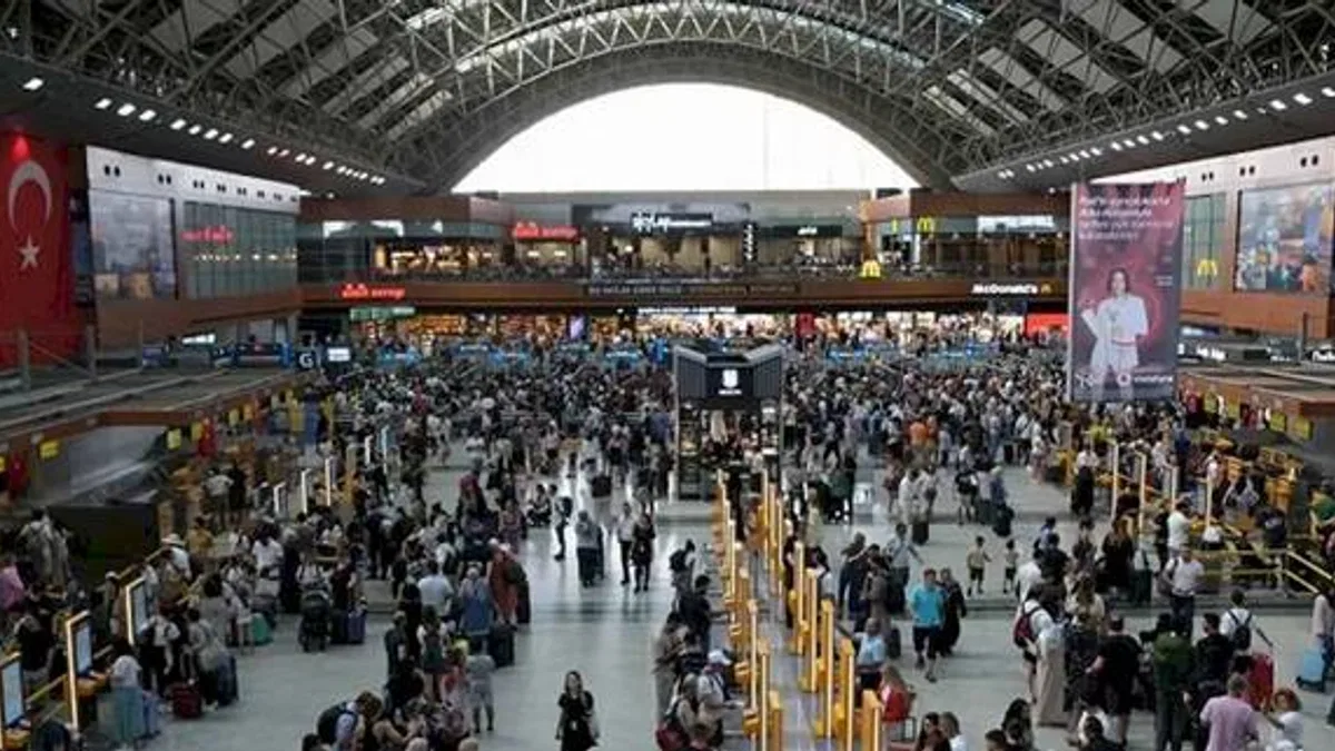 Sabiha Gökçen Havalimanı'nda bayram yoğunluğu