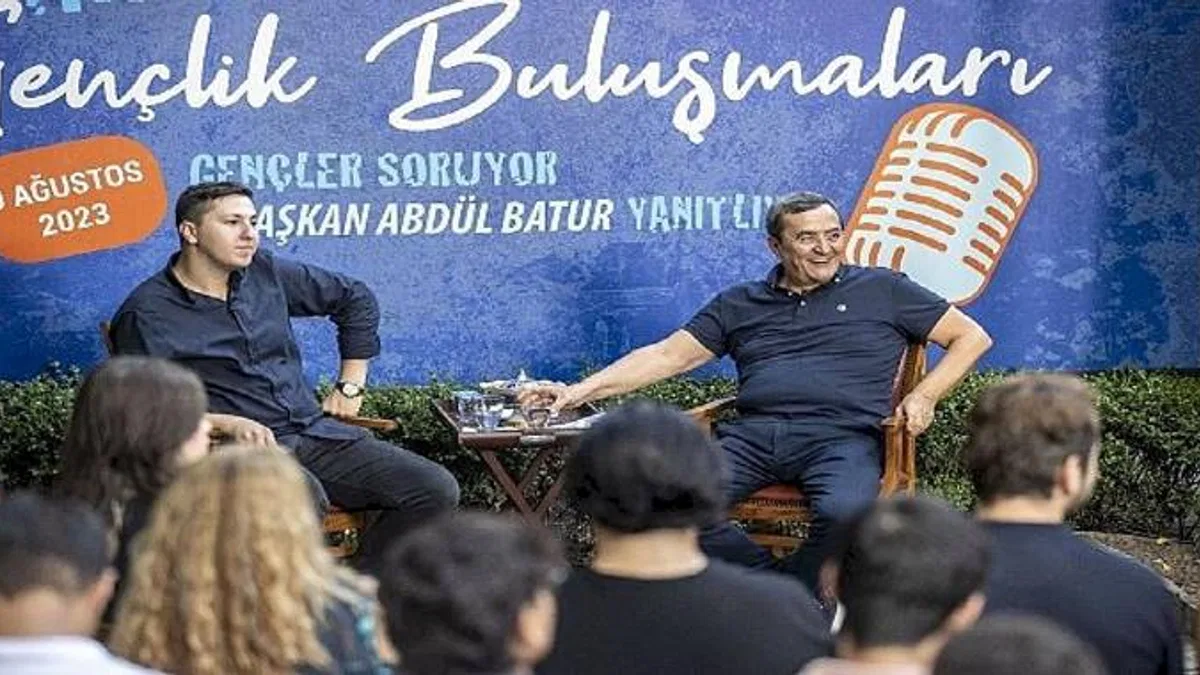 Gençler sordu, Başkan Batur yanıtladı