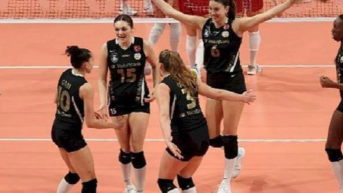 VakıfBank kupada yarı finalde