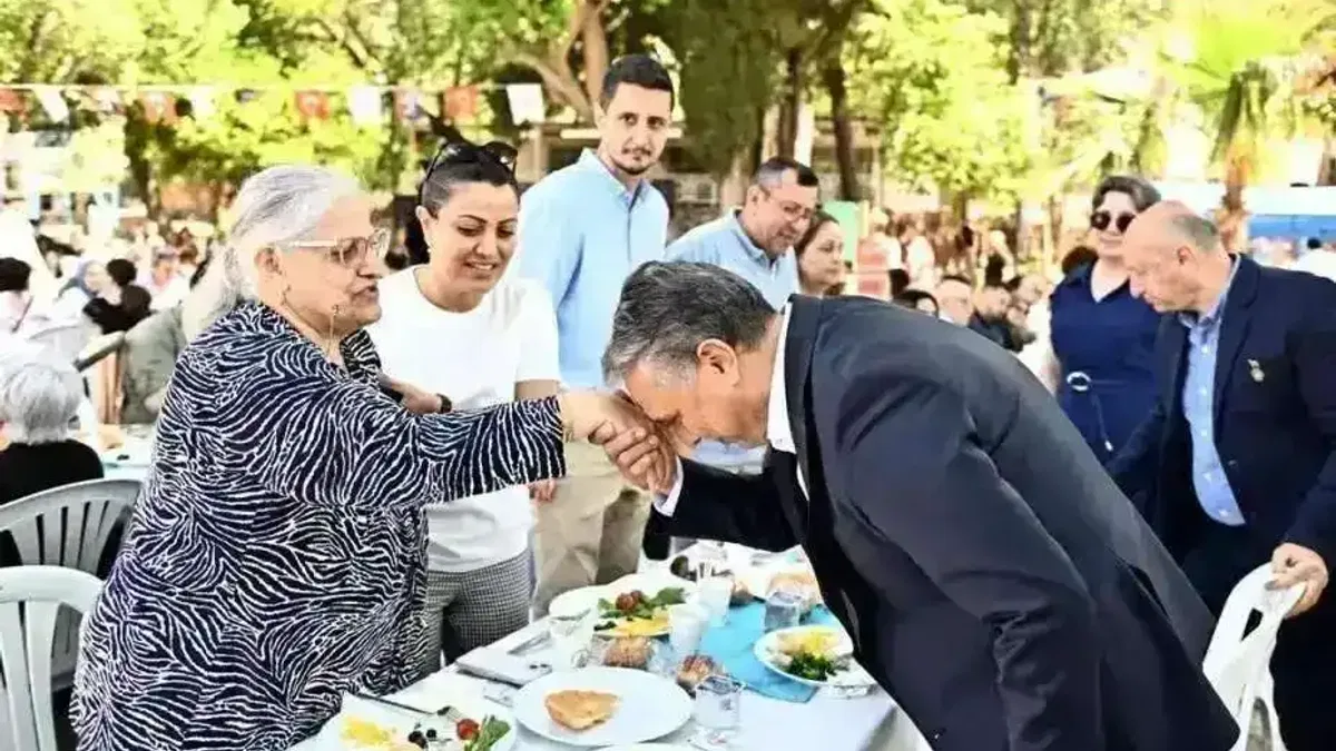 Antalya'da ‘Vatan sağ olsun’ diyen anneler unutulmadı