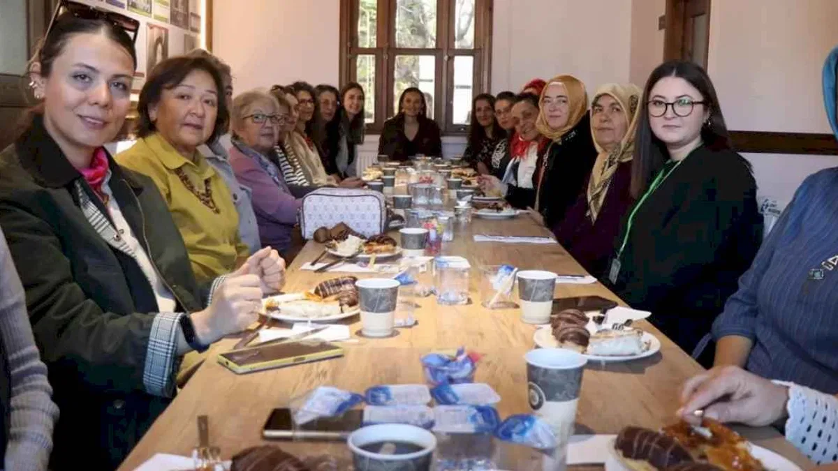 İzmit Çarşısı üreticisi kadınlar kahvaltıda buluştu