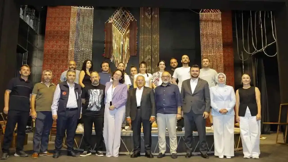 Kayseri Devlet Tiyatrosu'nda yeni sezon hazırlığı sürüyor