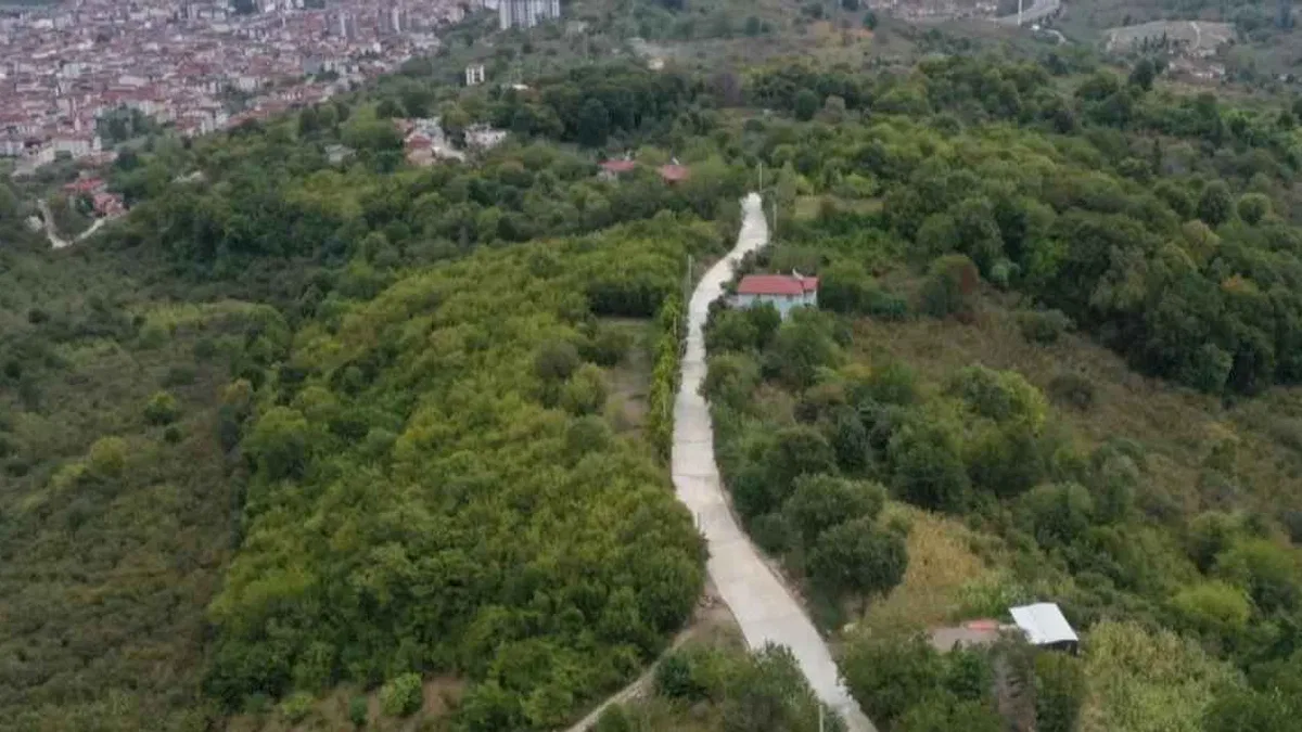 Ordu'da Döşemedibi-Bayramca yolu betonla güçleniyor