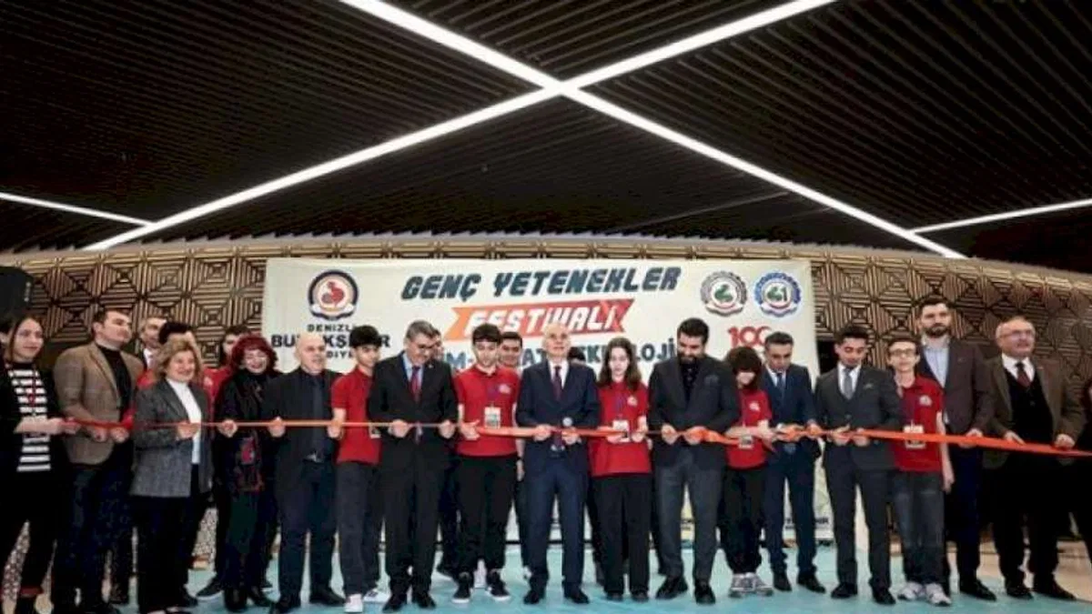 Denizli'de Genç Yetenekler Festivali coşkusu