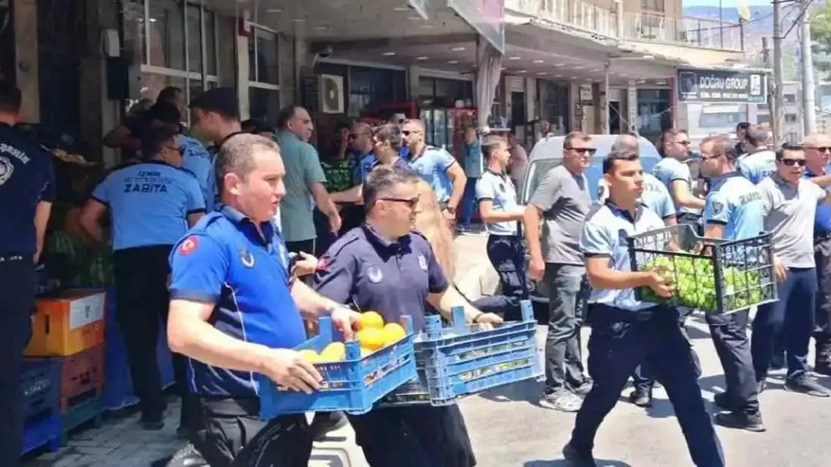 İzmir'de sokak işgaline şok denetim! Zabıta affetmedi