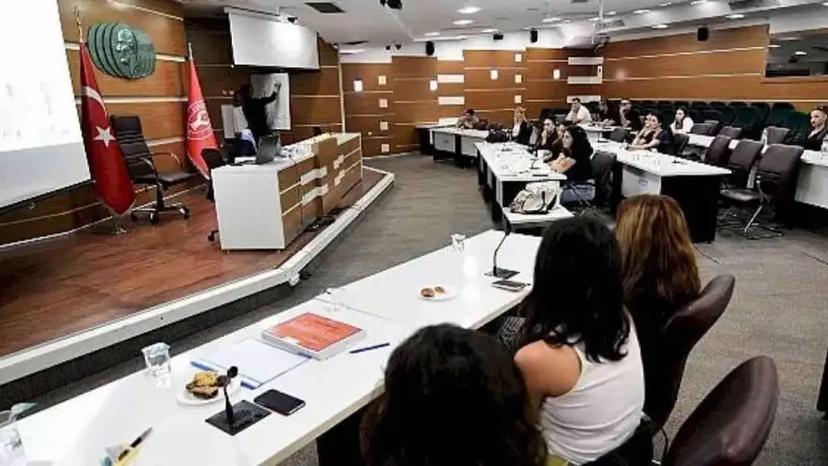 Bornova'da çalışanlara Toplumsal Cinsiyet Eşitliği Semineri