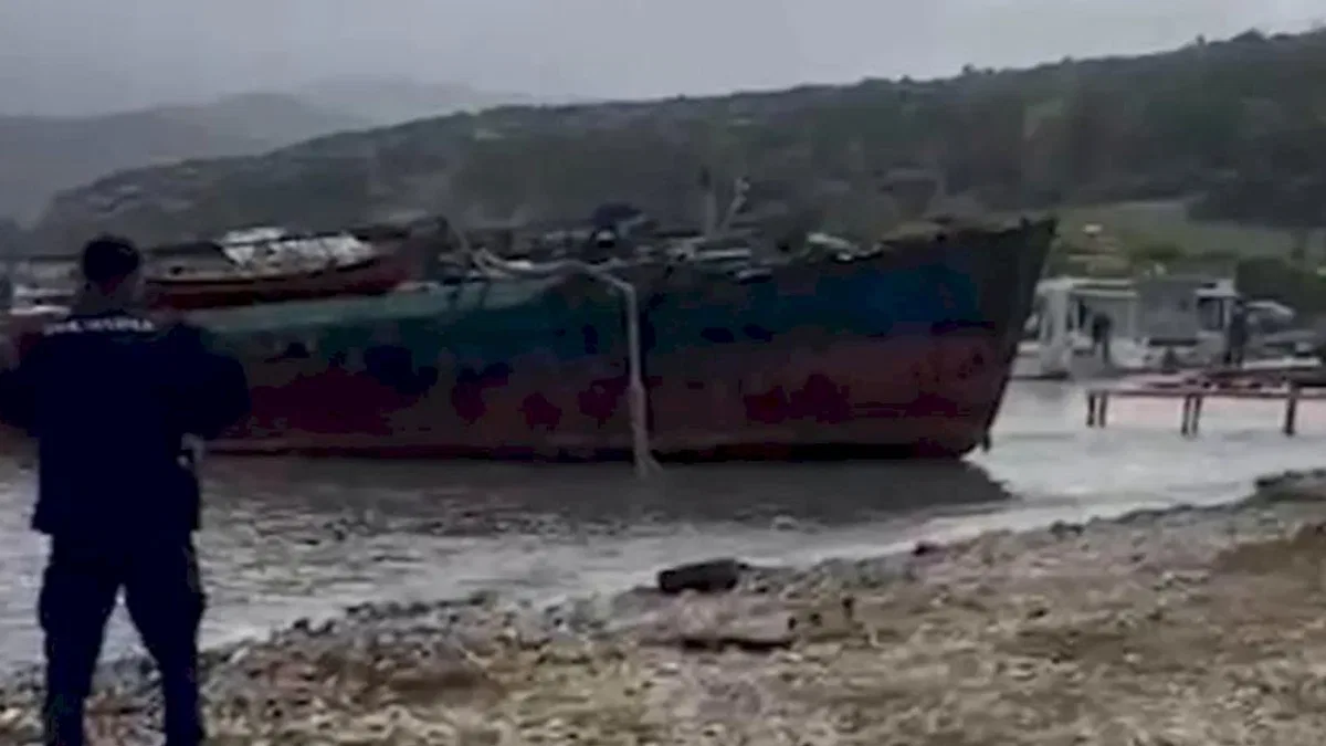 Urla sahilinde izinsiz gemi sökümüne 2 milyon TL ceza