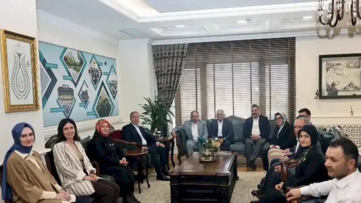 Hulusi Akar'dan Yalçın'a hayırlı olsun ziyareti