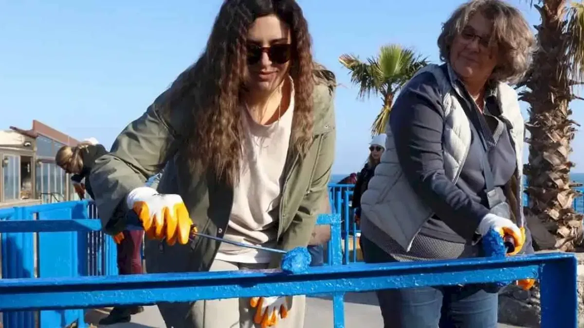 İzmir Güzelbahçe'den ‘boyanı, fırçanı al gel’ kampanyası