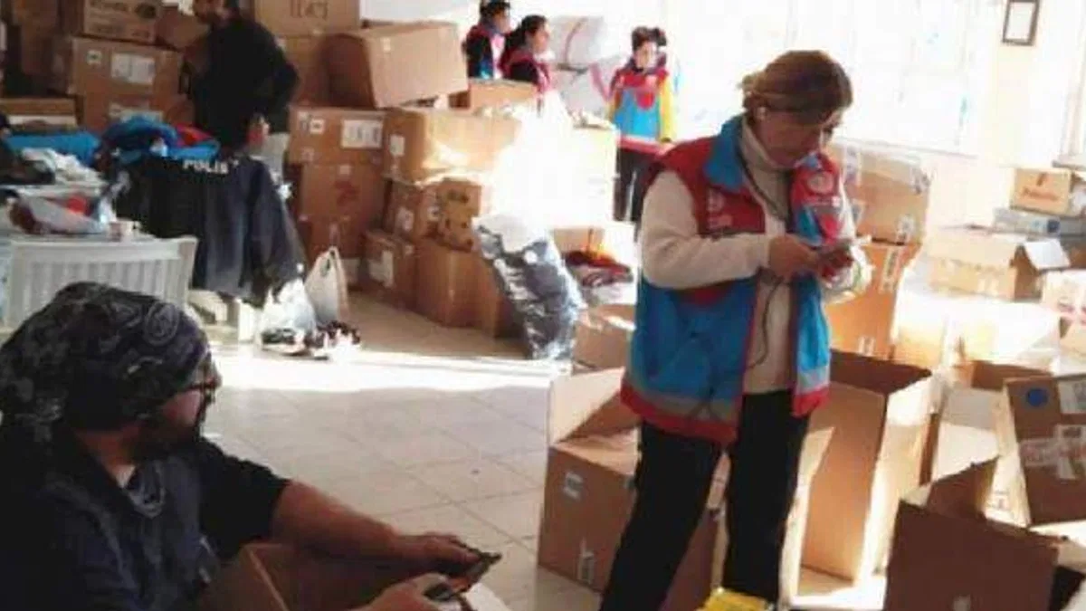 Muğla Marmaris depremzedeler için tek yürek oldu