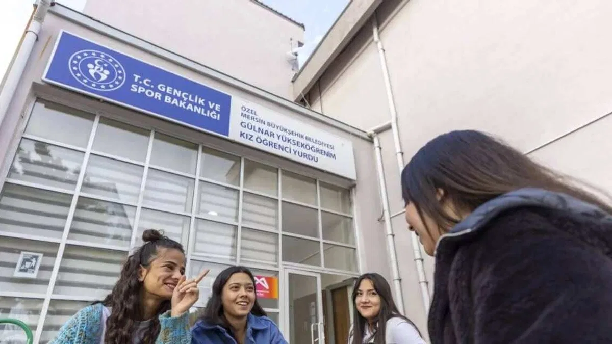 Mersin Büyükşehir üniversitelilere destek sunuyor