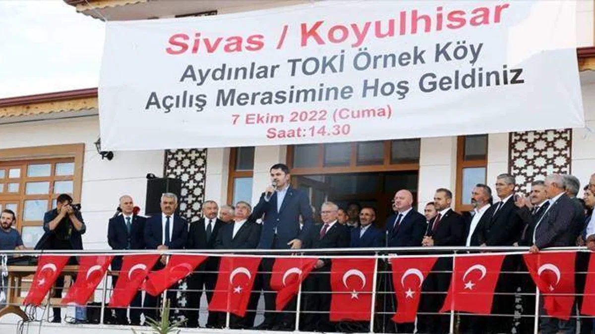 Bakan Kurum, Sivas'ta 'TOKİ Örnek Köy' açılış töreninde konuştu