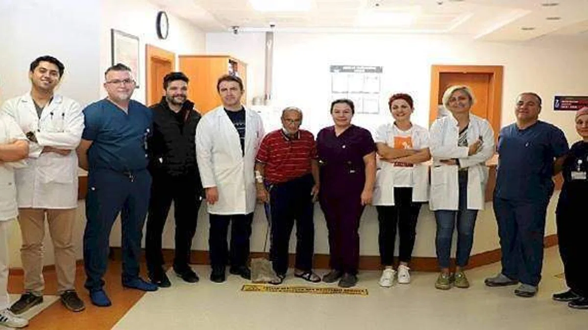 Sanko Üniversitesi Hastanesi'nde İlk Canlı Vericili Karaciğer Nakli: Oğlundan Babasına İkinci Bir Yaşam Şansı