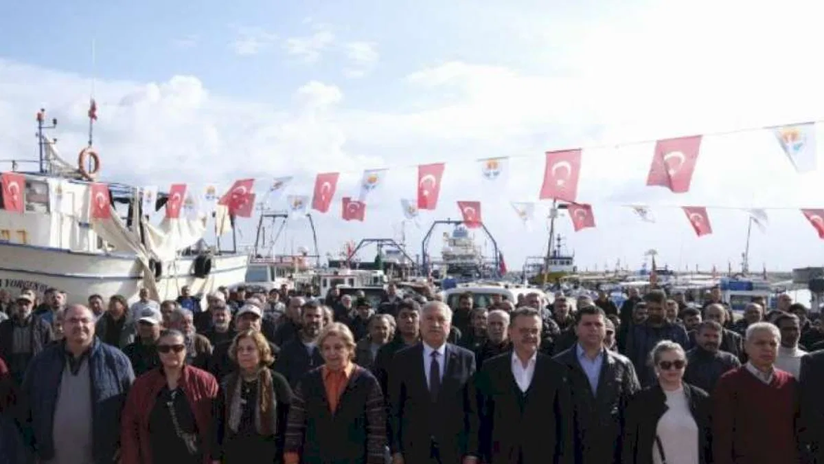 Büyükşehir’den kıyı balıkçılarına destek