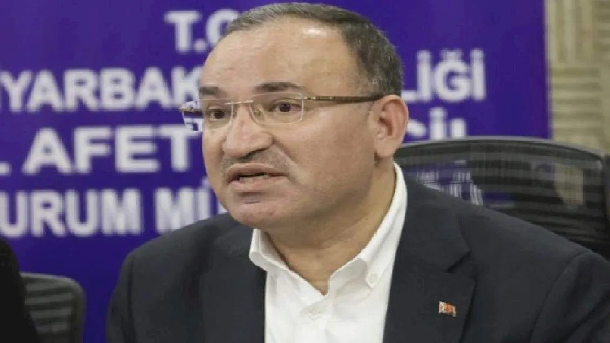 Bakan Bozdağ: Deprem fırsatçılarına 'ağır cezalar' gelecek!