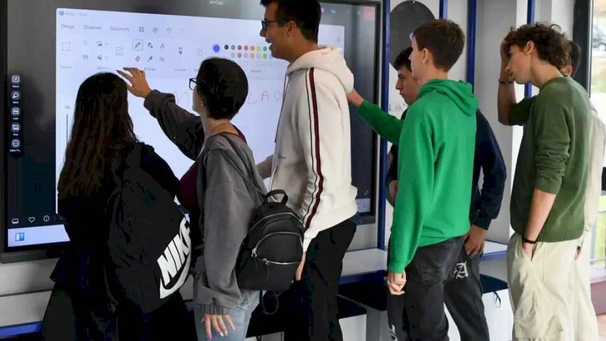 Erasmus öğrencileri Aziz Sancar Bilim ve Sanat Merkezi’nde