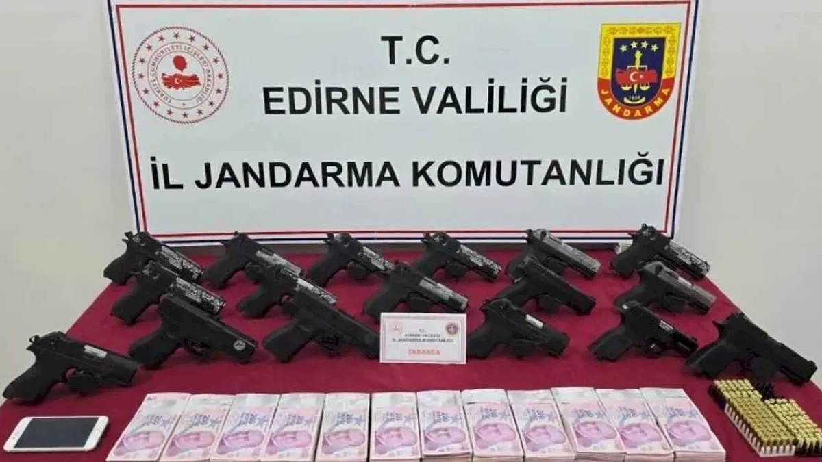 İpsala’daki operasyonda 17 tabanca ele geçirildi