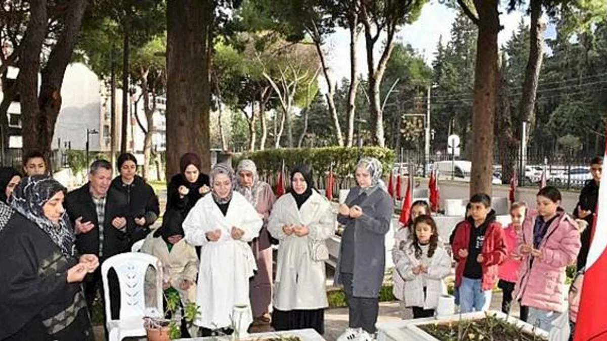 Manisa Şehidini Andı
