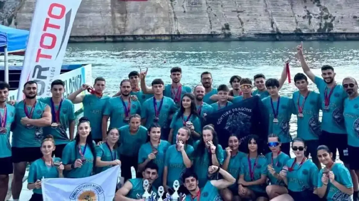 Samsun Büyükşehir sporcuları Dragon Bot’ta 3 kupa kazandı