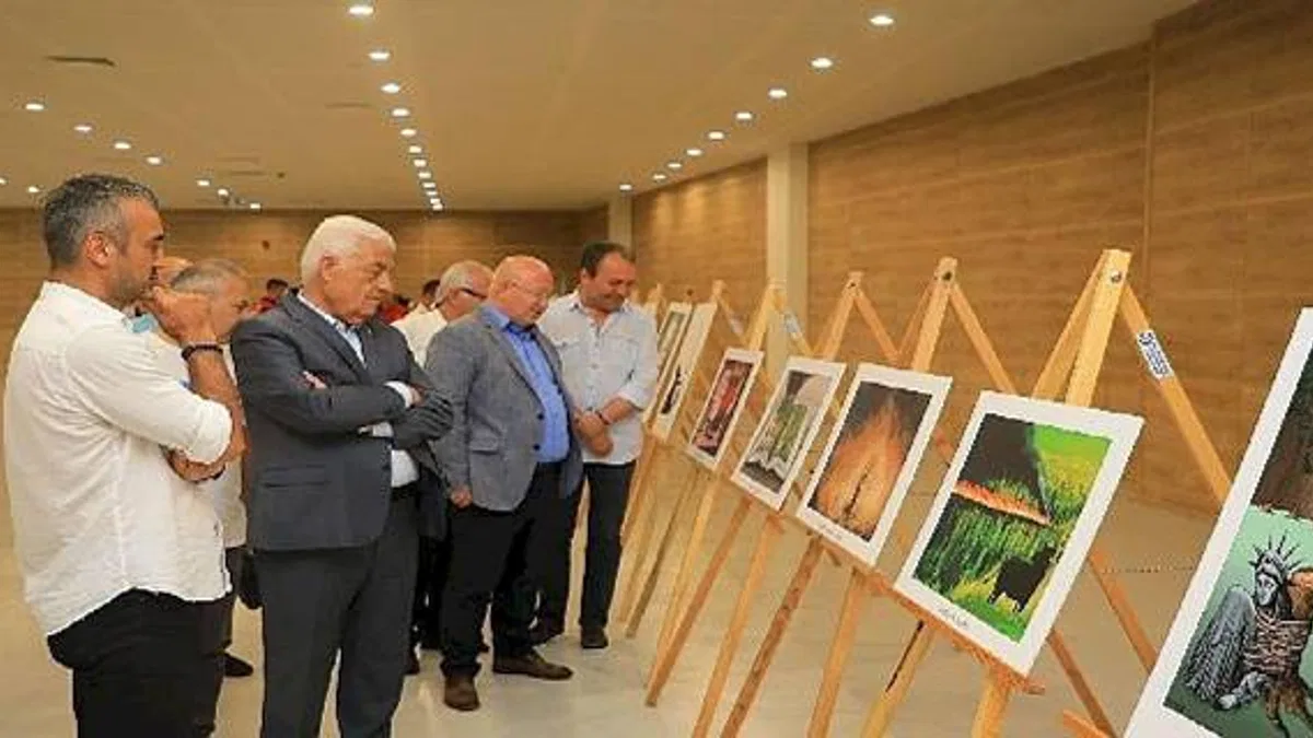 Eğitim Konulu Karikatür Yarışması'nın Ödülleri Veriliyor