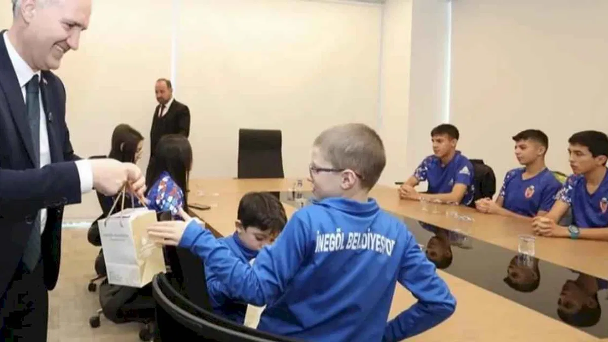 Bursa İnegöl'de Başkan Taban 32 sporcuyla buluştu