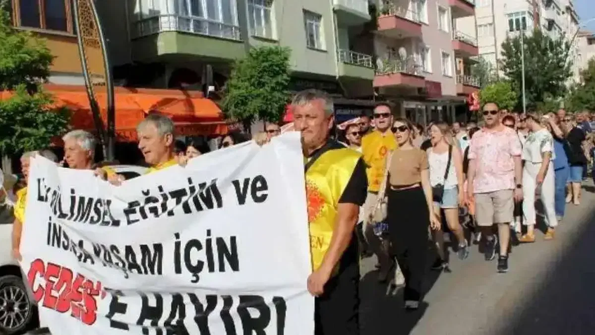 Edirne Keşan’da 'Müfredata Hayır' yürüyüşü