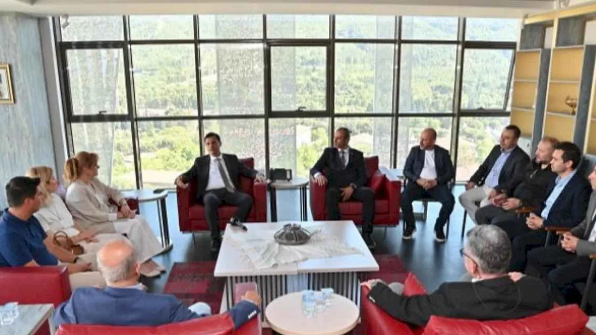 İnşaat Mühendisleri Odası’ndan Başkan Zeyrek’e ziyaret