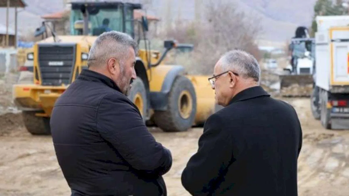 Kayseri Yahyalı'da yollarda asfalt hazırlığı