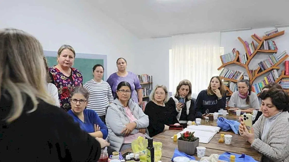 Eğitimlerle Balmumu Kadınların Elinde Hayat Buluyor