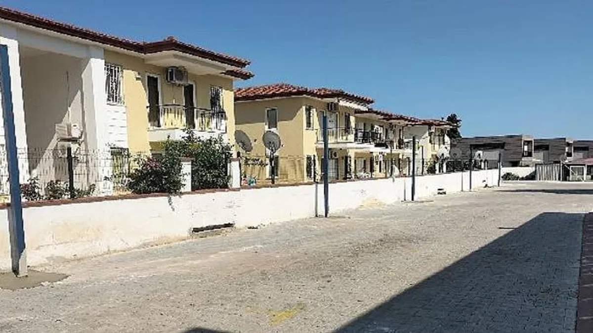 Pazar esnafına gölgelik askı direği