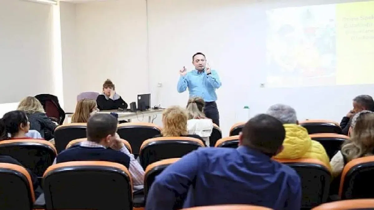 Aydın Büyükşehir Belediyesi'nden Ailelere Otizm Eğitimi