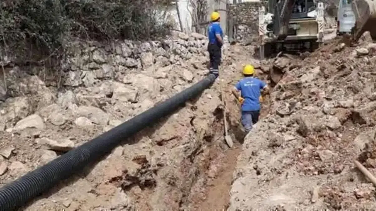 Antalya Toklularda kanalizasyon hattını yenileniyor