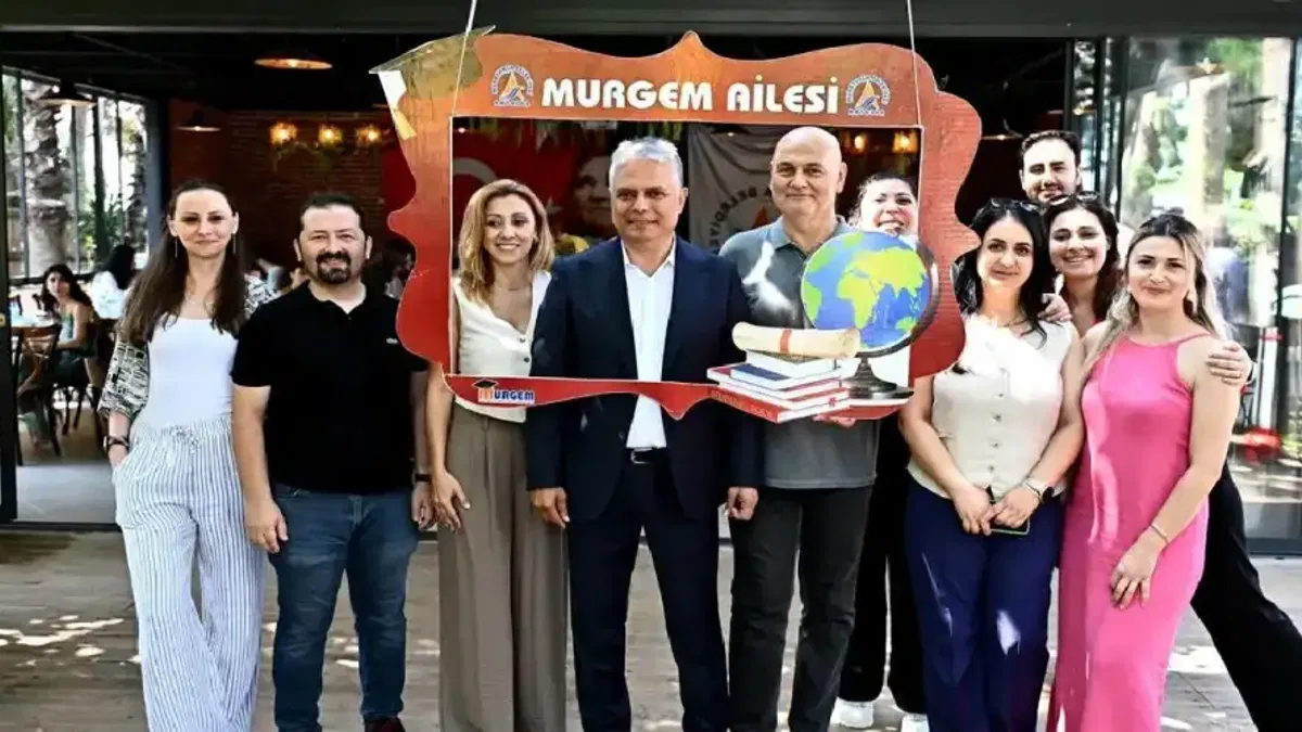 Antalya'da Başkan Uysal MURGEM mezunlarıyla buluştu