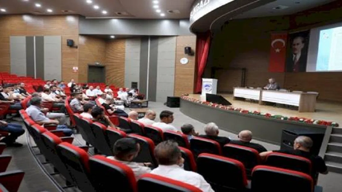 Kayseri Melikgazi'de müteahhitlere dönüşüm sunumu