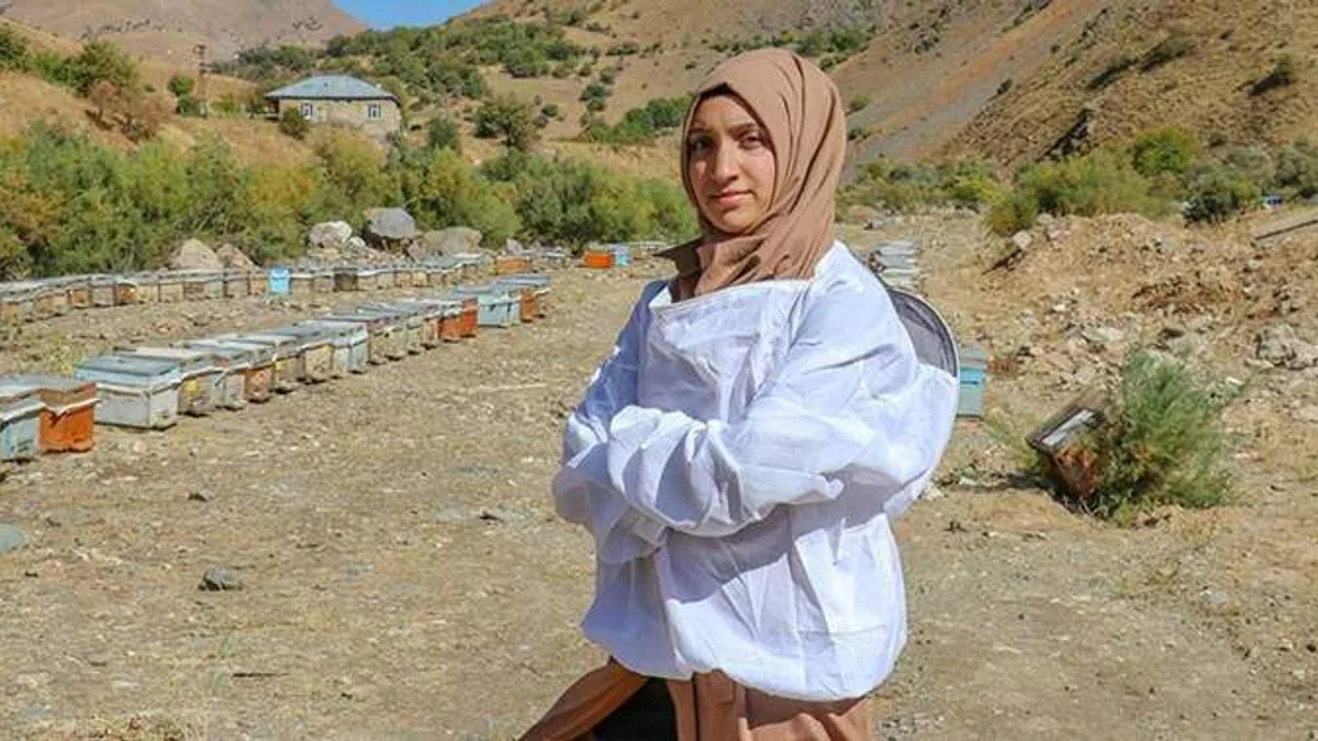 Vanlı kadın arıcı, kovan sayısını 4 yılda 40'tan 350'ye çıkardı