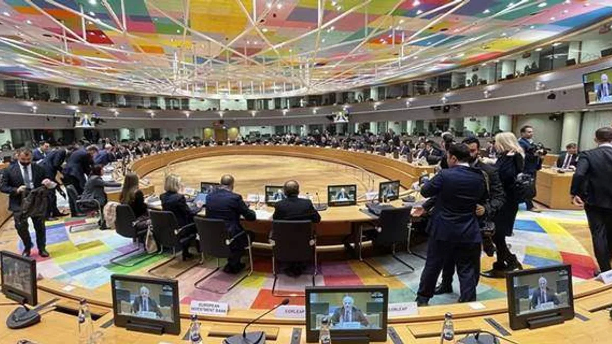 AB, Ukrayna'ya silah yardımı için kullanılan fonu artırıyor