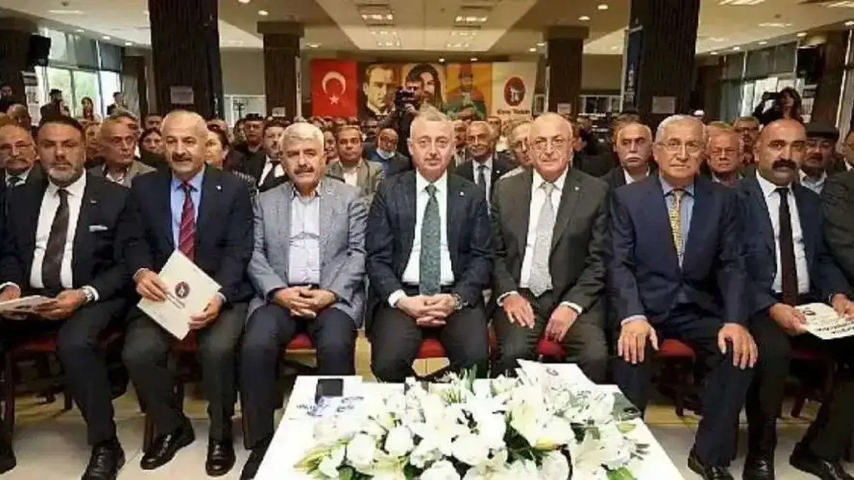 Cem Vakfının çalıştayında Büyükakın'a yoğun ilgi