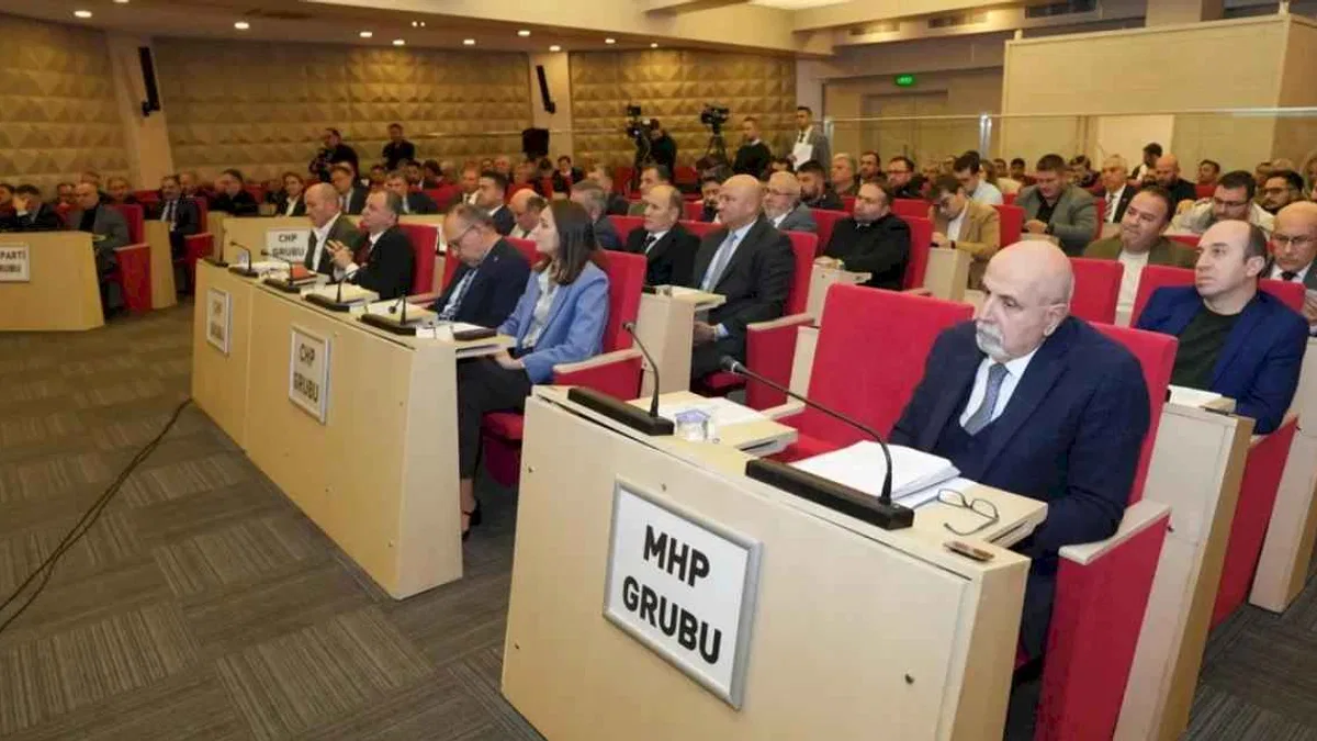 Manisa Büyükşehir Meclisi 'denetim' üyelerini seçti