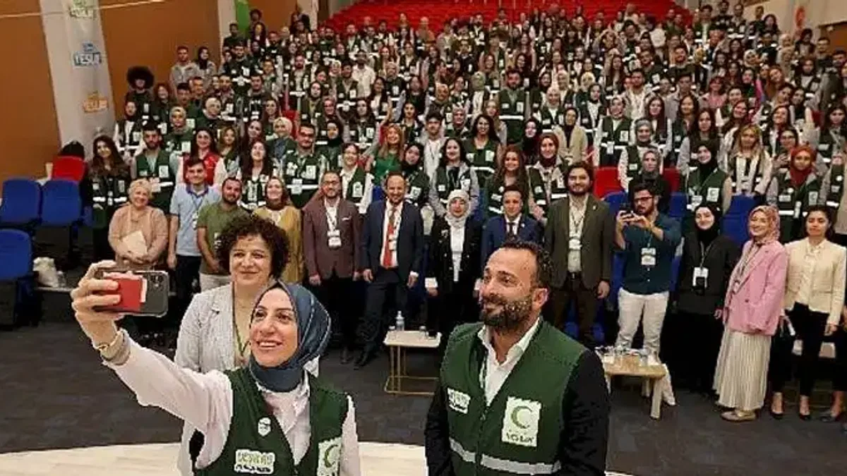 Yeşilay, Üniversite Öğrencilerine "Türkiye Bağımlılıkla Mücadele Akran Uygulayıcı Eğitim" Verdi