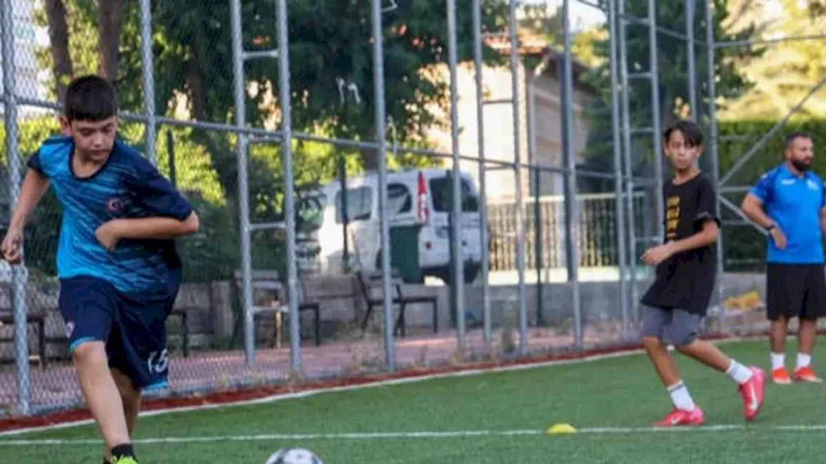 Antalya'da Futbol Akademisi’nde yeni sezon başladı